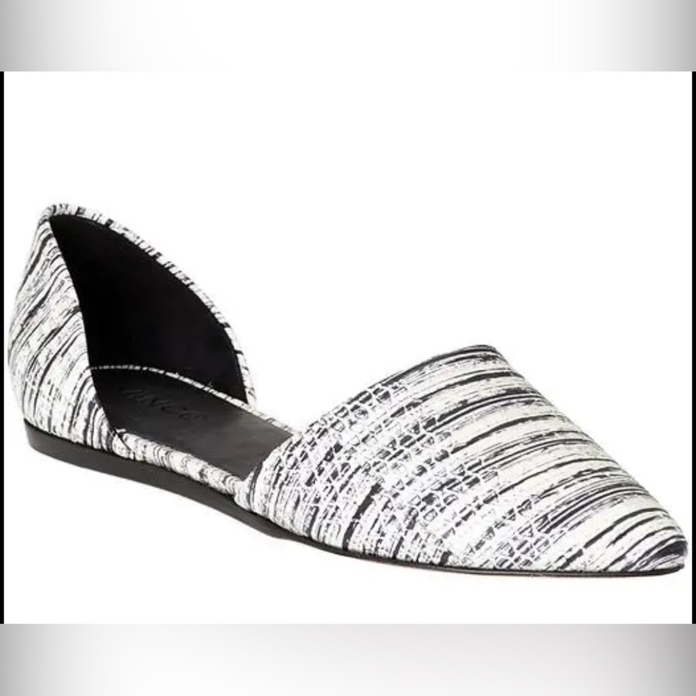 Vince Women’s Black/White Skimmer Causal Pointed Toe Flats size 7.5